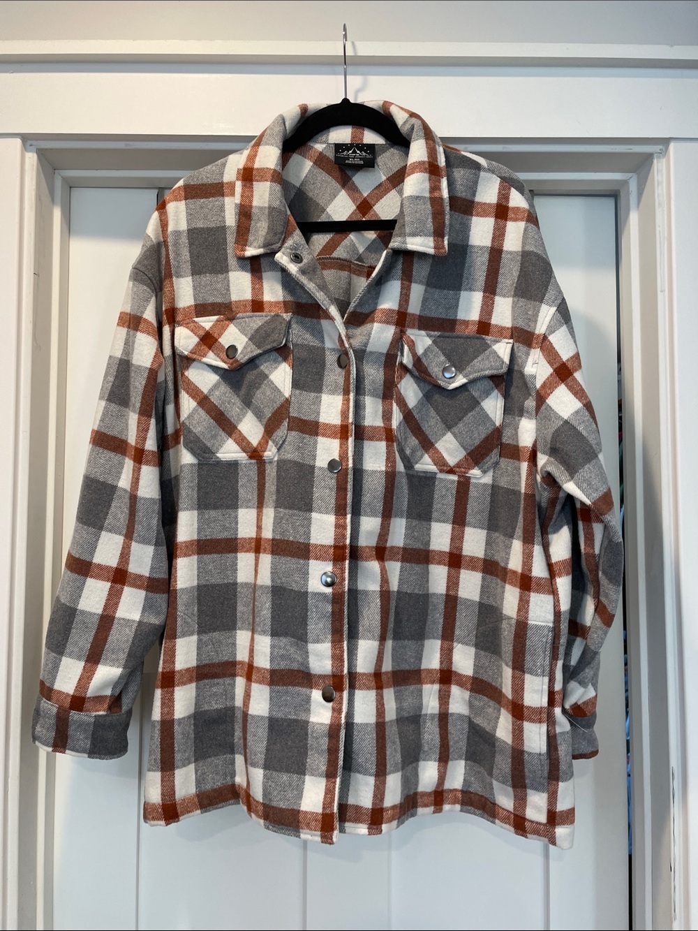 HFX Plaid Snap-Front Shacket in Gray, White & Brown - size XL